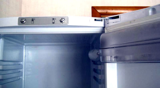 Перевесить двери холодильника в Бронницах | Вызов мастера по холодильникам на дом
